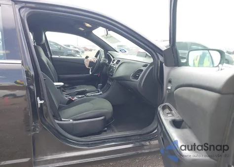 2012 Chrysler 200 Lx z USA, uszkodzony, nr VIN 1C3CCBAB9CN104885